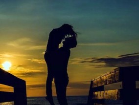 如何处理情感关系中的复杂情况？