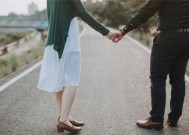 如何挽回网恋女友的信任？揭秘爱情挽回的秘诀是什么？