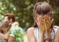 年纪小谈恋爱父母不同意怎么办？如何处理家庭与早恋的冲突？