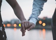 用恋爱心理学挽回爱情（掌握有效方法）