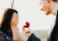 分手后还联系我，如何挽回前任（分手后的挽回策略）