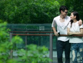 如何应对老公和出轨同事天天见面的问题（如何从心理、沟通、行动等方面解决这个困扰）
