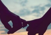 男朋友不关心，该放弃吗（探讨男女关系中的关注和沟通）