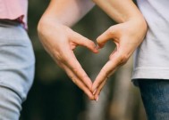如何挽回分手的男友（15个有效的方法让你重新得到他的心）
