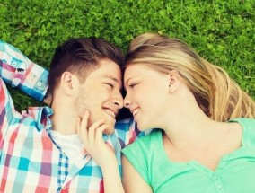 一个花心男人有哪些表现？如何应对花心男人的绝招是什么？