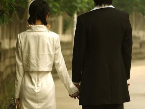 挽回女朋友的正确方法是什么？用文字表达爱意有哪些技巧？