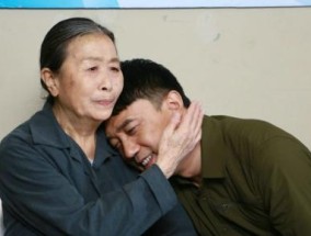 如何维系与高级凤凰男的感情？有效沟通和理解是关键吗？