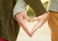 分手后挽回前男友的正确方法？如何处理分手后的伤心情绪？