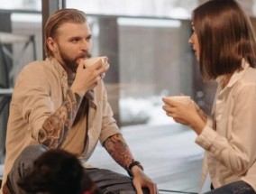 面对情感困惑怎么办？如何处理对前男友的感情？