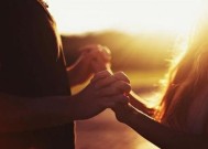 分手后男人可以挽回的征兆是什么？如何识别这些信号？