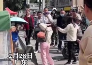 小三被打不还手的原因是什么？被扒光后如何处理？