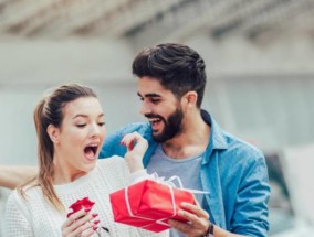 离婚送前妻礼物，如何选择（以情感为线索）