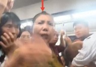 大妈要求让座被拒，出手打伤女乘客，当事人发声，家属拒不道歉