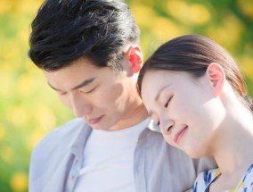 女生追求害羞男生的正确方法是什么？如何打破他的心理防线？