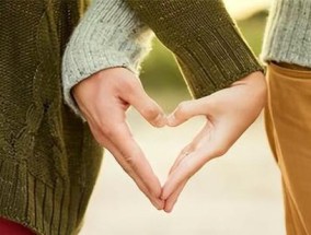 50岁的女人搞婚外情是怎么回事？背后的心理原因是什么？