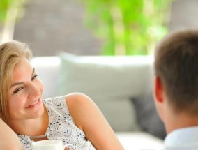 老婆有了婚外情还要不要挽回？如何处理婚姻中的不忠问题？