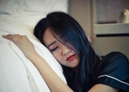 以婚外情会有这三个要求的女人说明爱你入骨了（解读婚外情中的爱情信号）