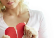 前男友突然联系我，我们还有可能在一起吗（探寻前男友的真实想法）