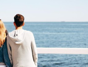 女人有这五个表现：说明缺乏安全感？如何增强女性的安全感？