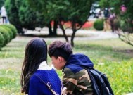 同时喜欢上两个男人我该怎么办？如何做出选择？