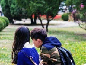 同时喜欢上两个男人我该怎么办？如何做出选择？