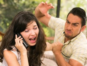 老公有了婚外情该如何面对？如何处理婚姻中的背叛问题？