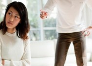 当妻子出轨时，该如何应对（如何处理婚姻中的危机）