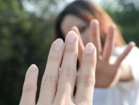 女性如何在爱情中获得安全感？有哪些方法可以增强感情中的信任感？