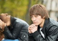 有了新恋情却忘不了旧爱？如何处理这种情感困境？