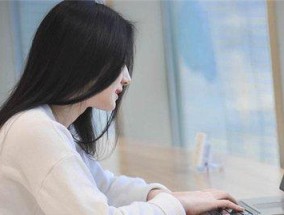分手三年后再见面是什么感觉？如何处理这种复杂情感？
