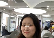 头大脸大发量多适合什么短发？如何选择合适的短发发型？