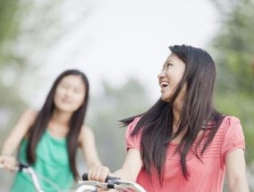 女朋友不够爱我怎么办？如何改善我们的关系？