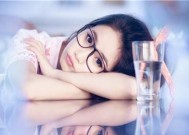 挽回分手男友的心——后悔的你该怎么办（15招帮你成功挽回男友的心）