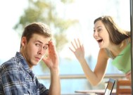 被甩后挽回前男友是否明智？如何做出正确选择？