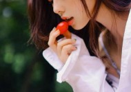 如何避免成为强势的女生？掌握这些沟通技巧和自我认知方法