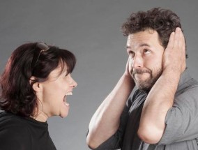 老婆有外遇了我该怎么办？如何处理婚姻中的不忠问题？