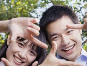 恋爱中男生应该主动还是女生？如何平衡恋爱关系中的主动性？