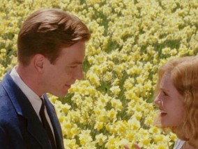 用幽默感抓住女孩心（如何用幽默感赢得女孩芳心）