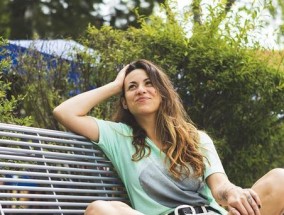 离婚后的男人该如何生活（探究离婚男人的心路历程）