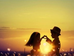 爱情测试：你被一见钟情的可能性有多大？如何提高吸引力？