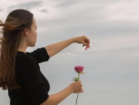 分手后如何挽回男友的心？他说太累想静静该怎么办？