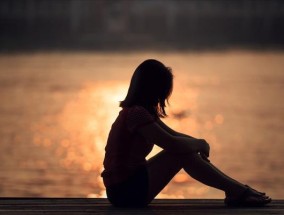 如何挽回因心情冷淡导致分手的恋人？挽回过程中应注意哪些问题？