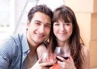 面对老公婚外情，如何妥善处理并保护自己权益？