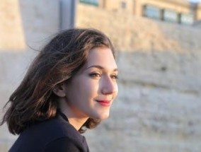 男友因女友懒惰和拜金而分手该如何挽回？挽回爱情的有效方法是什么？