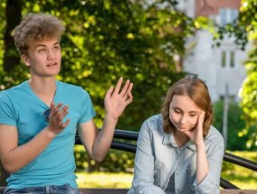 面对父母反对的婚姻问题如何解决？谈婚论嫁时遇到的常见难题有哪些？