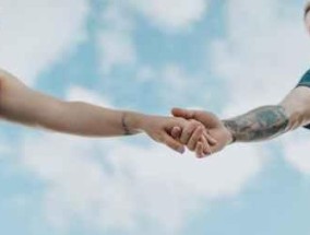 分手后的暧昧，是否值得挽回（分析分手后复合的利与弊）