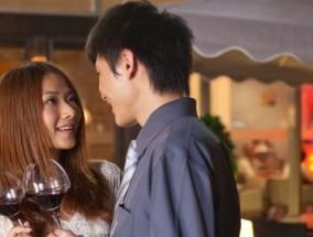 如何挽回暧昧女生的友情（重建友谊关系的有效方法）