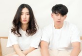 教你如何以绝招挽回分手的恋人（用聊天技巧让你的爱情重燃火焰）