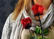 如何用短信文字打动情人的心？婚外情中有效沟通的秘诀是什么？