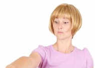 女人突然沉默意味着什么？如何识别潜在危机信号？